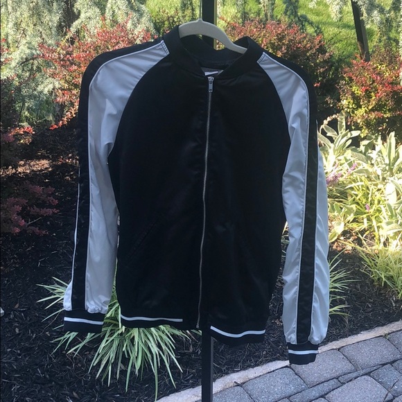 A jacket - Picture 1 of 1